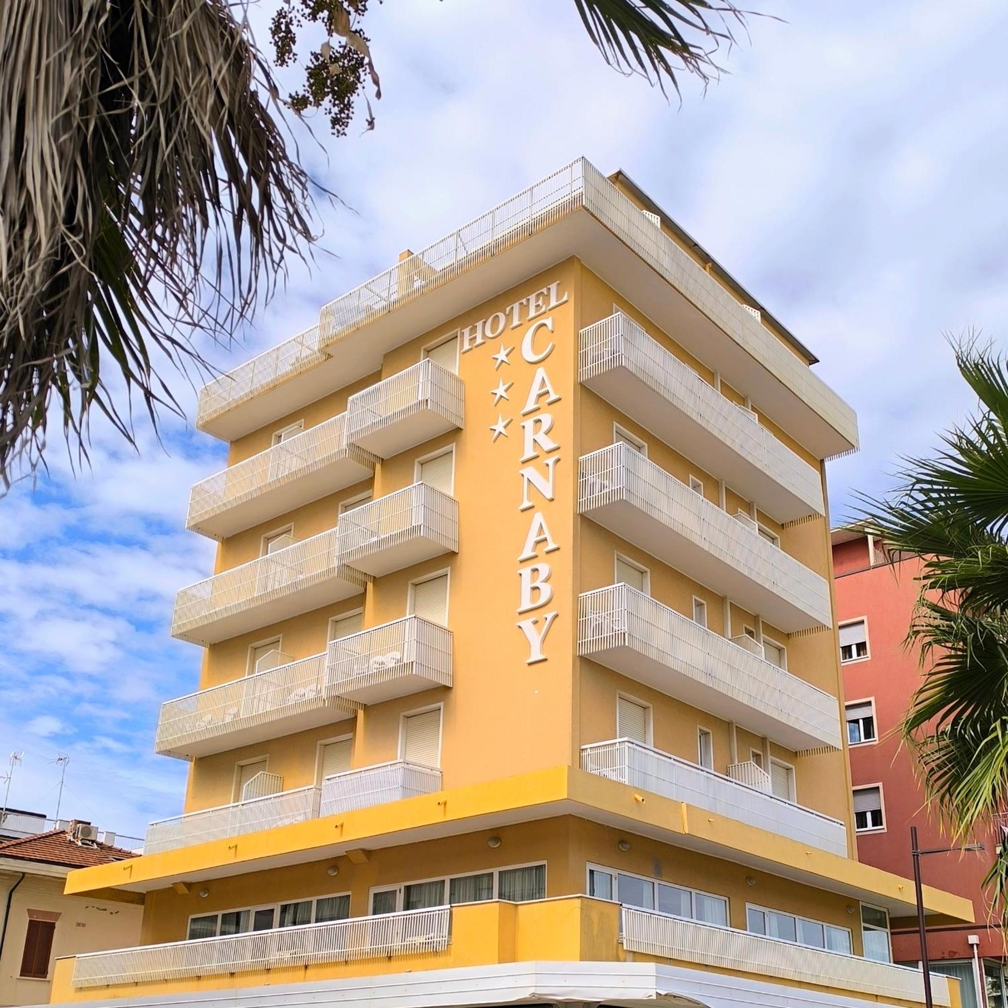Hotel Carnaby Rimini Bagian luar foto