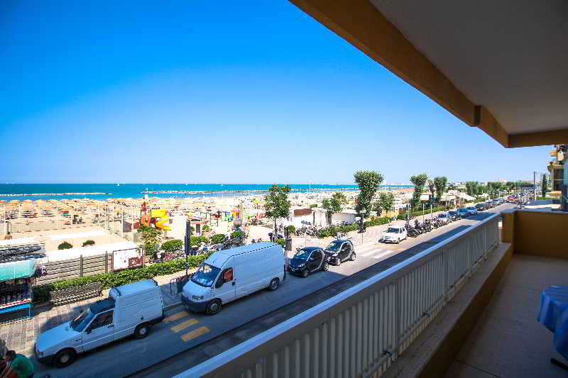 Hotel Carnaby Rimini Bagian luar foto