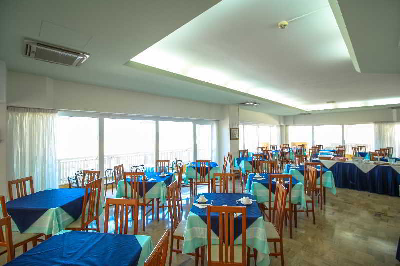 Hotel Carnaby Rimini Bagian luar foto
