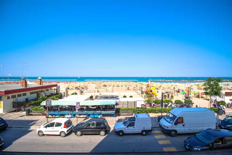 Hotel Carnaby Rimini Bagian luar foto